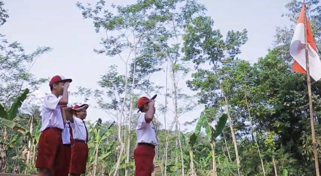 Cinta Anak Pangebatan, untuk Bumi Pertiwi