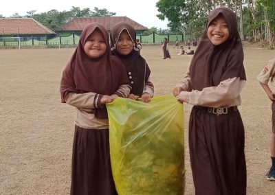 Bersih Lingkungan, Jalan dan Lapangan, Aksi Nyata Dukung WCD